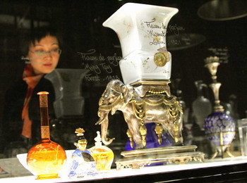 法國水晶藝術珍品即將亮相中國，杭州工藝品進出口公司推動文化交流新篇章